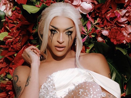 Pabllo Vittar é acusada por suposto plágio no hit “Ama, sofre, chora”